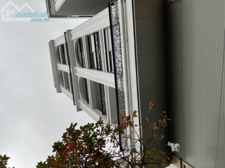 Đống Đa, Ô tô đỗ cửa 6 tầng thang máy, mặt tiền 10m 220tr/m2