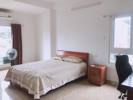 Bán Căn hộ tập thể tầng 2 phố Quỳnh Mai giá 1.9 tỷ, 62m2, NT cơ bản