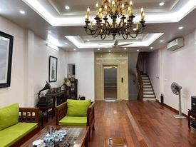 Cần bán nhà mặt phố Lê Hồng Phong, Ba Đình 50m2, 5 tầng, 16 tỷ.