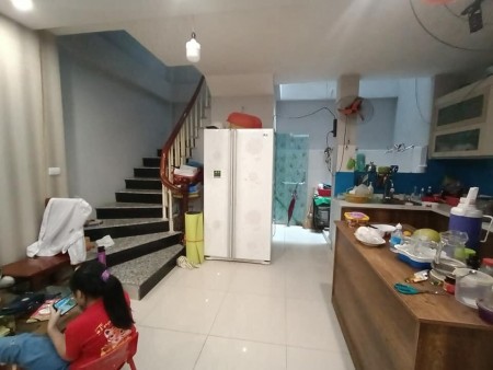 BÁN NHÀ MẶT PHỐ. NHÀ ĐẸP, Ô TÔ ĐUA, AN NINH TỐT. GIÁ 2.9 TỶ, LH 0944787915