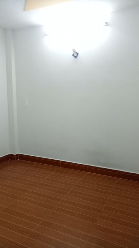 Tìm một bạn nữ ở ghép, phòng trọ mới xây, sạch sẽ, thoáng mát.