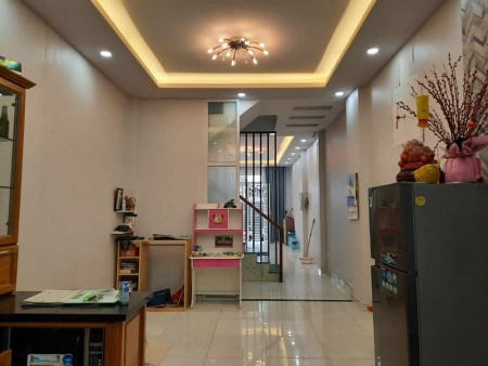 Nhà xe hơi đỗ cửa. Lạc Long Quân, P.10, Tân Bình. 6,8 tỷ