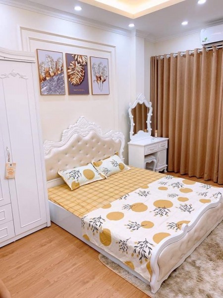 Ô tô kinh doanh gần phố Thái Hà 32m chỉ hơn 5 tỉ lh 0352817810
