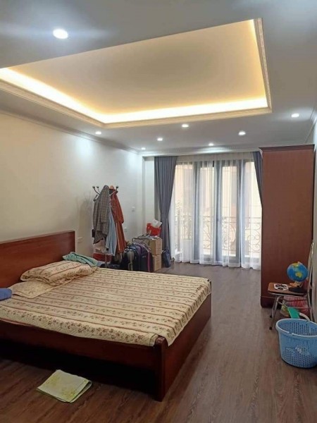 Bán gấp nhà ngõ 73 Nguyễn Trãi giá 3,95 tỷ, 40mx4T, oto cách 10m