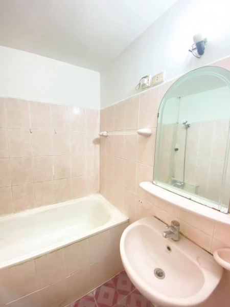 Cần Bán gấp nhà Thịnh Hào 1, Ô tô đỗ cửa,24/30m2, giá 3,25tỷ.