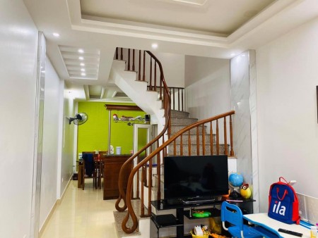 Hiếm, tài chính 4.5 Tỷ, nhà mặt phố Lê Duẩn, Đống Đa, kinh doanh, 45m, 4T, MT 3.2m