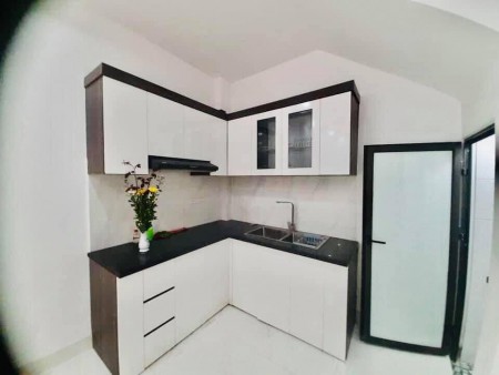 Ô tô đỗ, dân trí cao - Bay nhanh, Dt; 36m, 5 tầng, giá: 2.85 tỷ