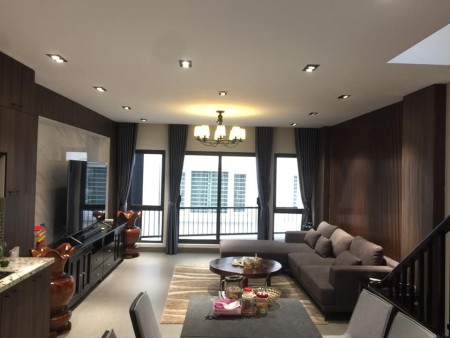 HIẾM! Nhà Ngọc Lâm, Long Biên 50m2x5TxMT5m gara ô tô, chỉ hơn 5 tỷ