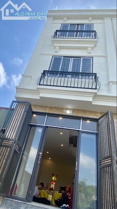 BÁN NHÀ 3T MỚI XÂY Ô TÔ sát nhà GIÁ 1,3 TỶ GẦN NGAY DƯƠNG NỘI HÀ ĐÔNG