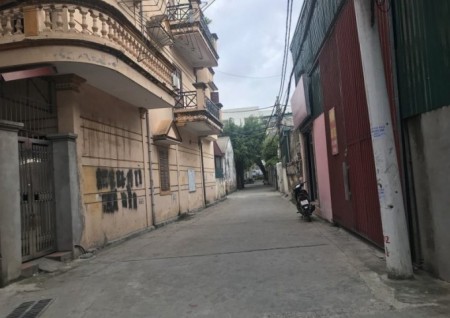 Bán nhà Kiên Thành Trâu Quỳ 3 tầng ở ngay 32m2 Ngõ thoáng rộng. 0982852808