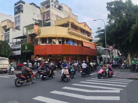 Cù Lao, Ph.2 góc 2 mt 10 x 17. Nhà mới vị trí đắc địa