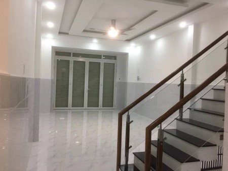 Nhà 40m2 (4x10), 3PN, Cách Mạng Tháng Tám, Quận 3, Giá 5 tỷ