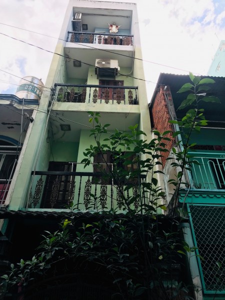 Chỉ nhỉnh 7 tỷ có nhà 4 tầng 52 m2 Hẻm xe hơi Đường CMT8 Tân Bình 0912352858.