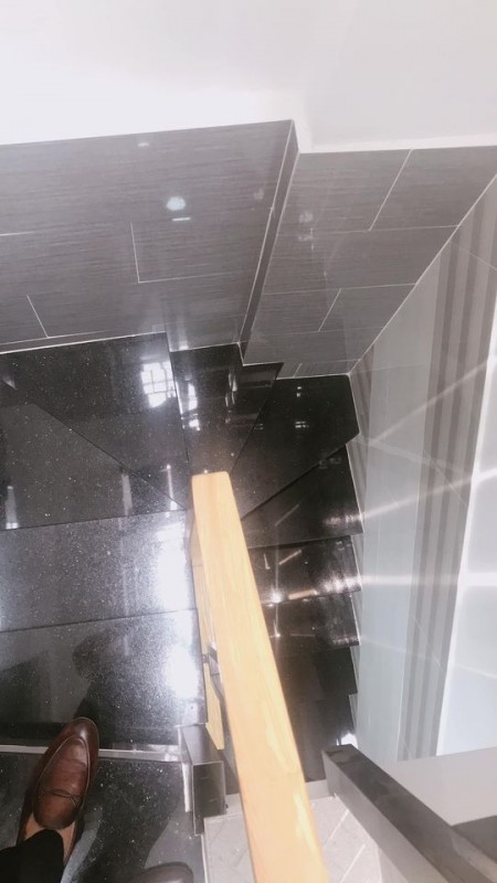 BÁN NHÀ NGAY CHỢ HOÀ HƯNG QUẬN 10 - 2TY3- NHÀ MỚI XÂY XONG ĐẸP KIÊN CỐ