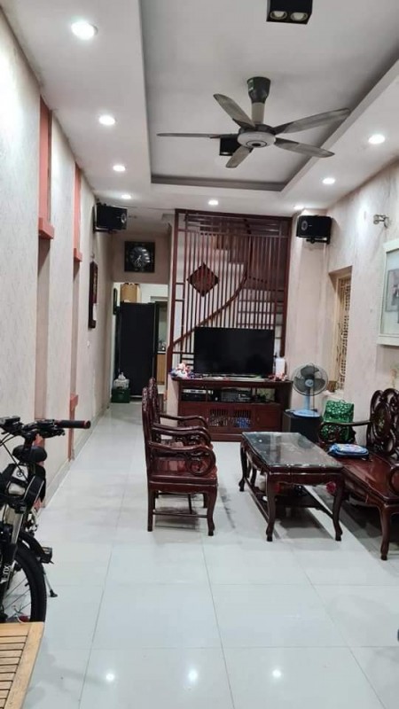 Gấp! Bán nhà đẹp phố Tây Sơn 42m2 mặt tiền 4m ngõ 3 gác