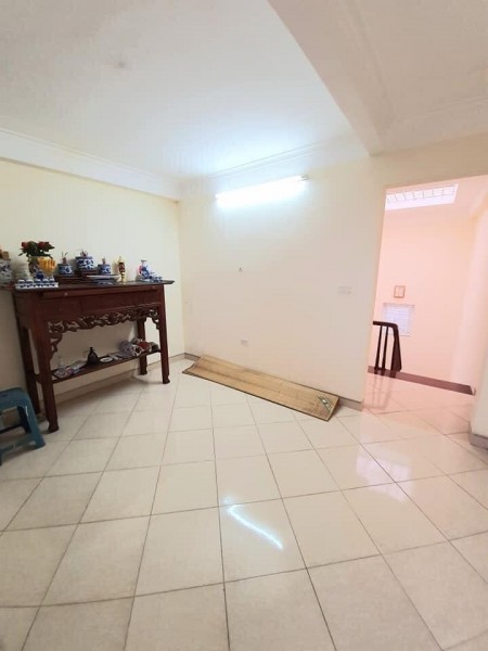 Bán nhà Lạc Long Quân, ô tô đỗ cửa, ngõ thông Võ Chí Công, nội thất đỉnh chỉ việc về ở luôn.
