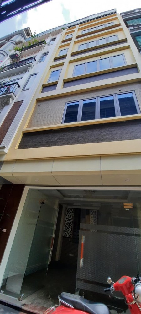Bán nhà mới Lạc Long Quân, Tây Hồ, giá 6.4 tỷ.