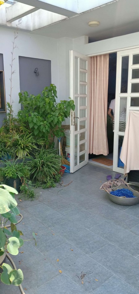 Nhà đẹp, gần vòng xoay Đầm sen 5x15, 3 tầng chỉ 6 tỷ
