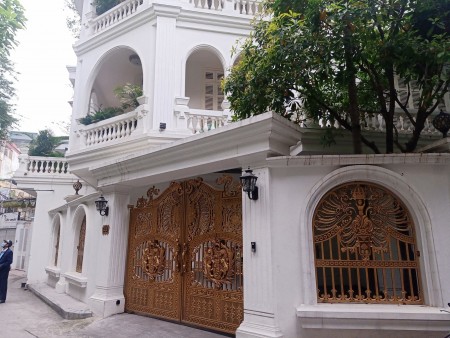 Bán biệt thự Cầu Giấy, ô tô, kinh doanh, 185m2 x 4T, mặt tiền 10m, 29 tỷ.