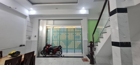 Bán nhà CMT8 – Tô Hiến Thành Quận 3 80m2 (5.4x15) 4T 4PN giá 10 tỷ TL