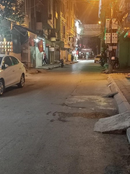 BÁN NHÀ VŨ TÔNG PHAN, DT 31M2 X 6T, LÔ GÓC, NGÕ Ô TÔ TRÁNH, CHỈ 4.4 TỶ.