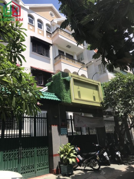 Cho thuê Villa có hầm giá rẻ khu Vườn Hoa, đường Hoa Mai, P2 Phú Nhuận 8x18m