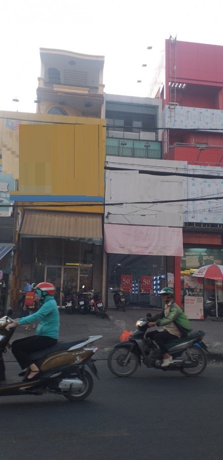Cho thuê Đường D5, Phường 25, Quận Bình Thạnh. - 4.3 x 20