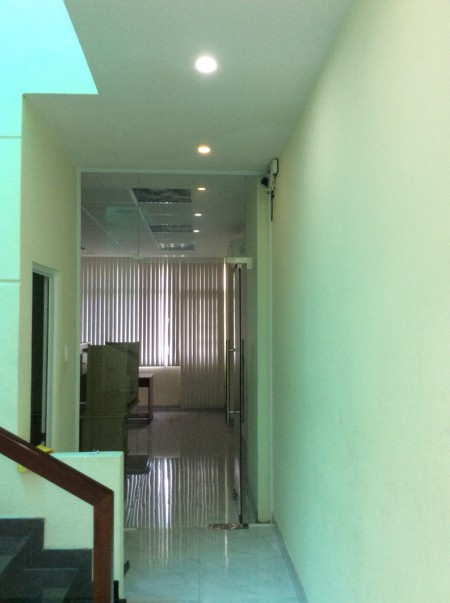 Cho Thuê Nhà MT Dương Đức Hiền, Q.Tân Phú - 4 x 20m (2L+ ST) - 20 Tr/Th