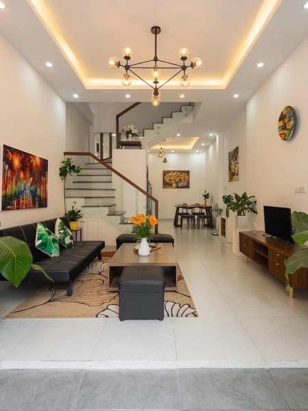 NHÀ ĐẸP SIÊU HIẾM PHỐ ĐÔNG TÁC ĐỐNG ĐA NGÕ XE BA GÁC ĐUA.