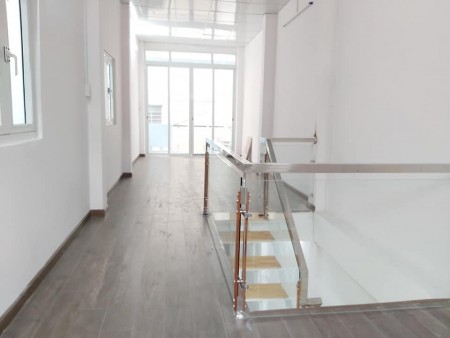 BÁN NHÀ TÔ HIẾN THÀNH QUẬN 10 LÔ GÓC CÁCH MẶT TIỀN ĐƯỜNG 20M