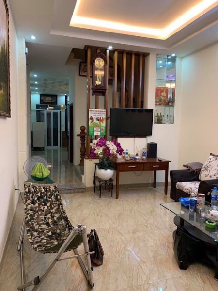Chủ nhà cần tiền nên bán gấp nhà mặt hẽm Trần Quang Khải, phường Tân Định, Quận 1