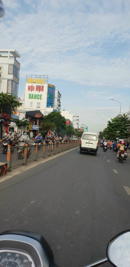 Kẹt tiền tôi bán ngay lô đất đường Nguyễn Thành Ý, Quận 1, DT 80m2 ,8.5tỷ