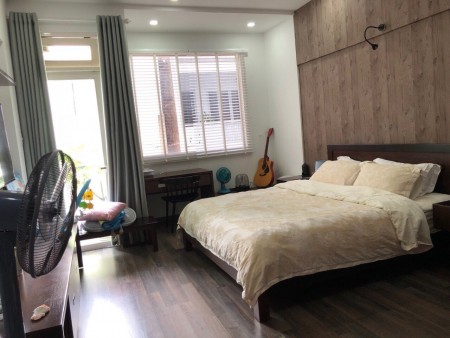 Bán nhà căn góc HXH Lạc Long Quân P10 Quận Tân Bình, 4.2x11, chỉ 4tỷ65, 0899306823