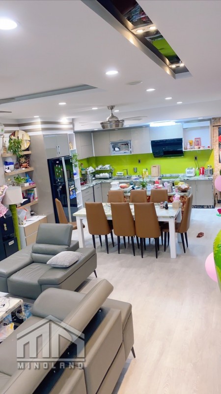 ĐẸP ! Bán nhà nội thất cao cấp lung linh mĩ miều dt:6x17m trong Vạn Phúc City, Thủ Đức