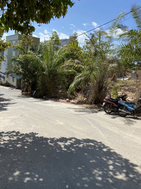 Bán lô đất 3 mặt tiền khu biệt thự Việt Anh đường Lê Lợi phường Thắng Nhì, Tp.Vũng Tàu.