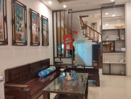 Bán nhà đẹp thoáng phố Hồ Tùng Mậu, Mai Dịch, Cầu Giấy, DT 32m2, 5 tầng, nhỉnh 3 tỷ.