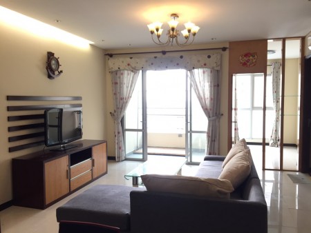 Cần cho thuê gấp căn hộ Phú Thạnh Q.Tân Phú, Dt : 100 m2, 3PN, Có Nội Thất, Giá : 8 tr/th,