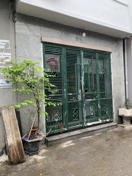 Bán nhà cấp 4 tại Phố Trạm, đường ô tô tránh, khổ siêu đẹp.
