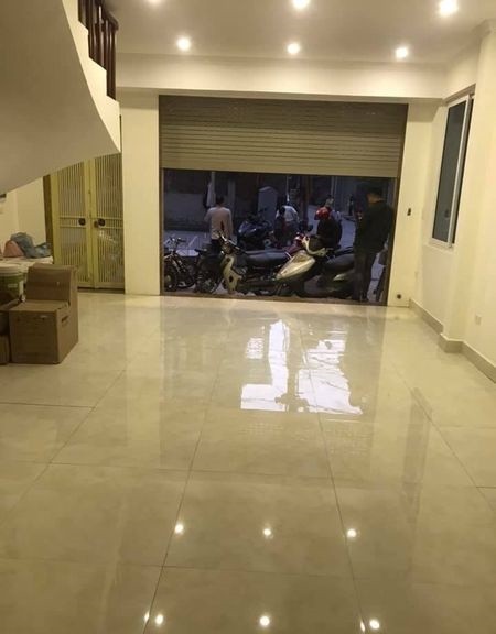 Bán gấp nhà giá rẻ Nguyễn Khang 40m2x5T, Mt: 7m, Giá 3.75 tỷ