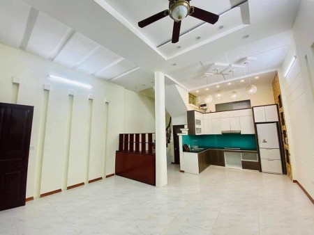 Bán nhà, Tô Vĩnh Diện 35m/4,5 tỷ ,phân lô,gara, ngõ thông, rộng, ô tô tránh
