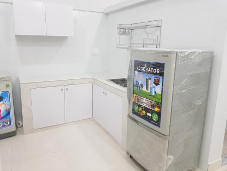Cho thuê nhà trọ cao cấp full nội thất, nhà mới xây có thang máy, bãi xe rộng. Mặt tiền đường lớn