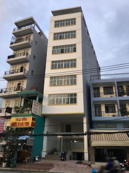 Nguyễn Trãi, Phường 11, Q5 - mt 4 x 9 - thoáng mát