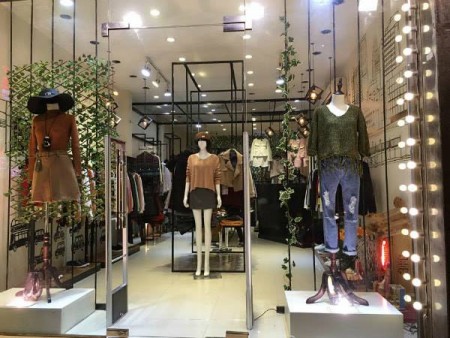 Nhà mặt phố Hoàng Ngân, mặt tiền 10m giá rẻ nhất.