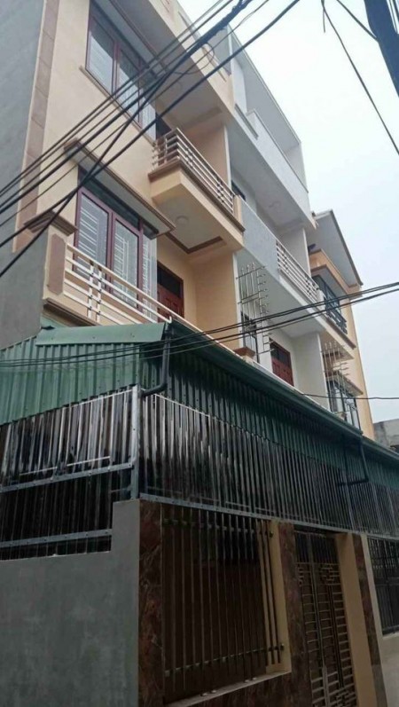 Bán nhà ngõ 56 Bùi Bằng Đoàn giá hợp lý thuận tiện cho công, viên chức