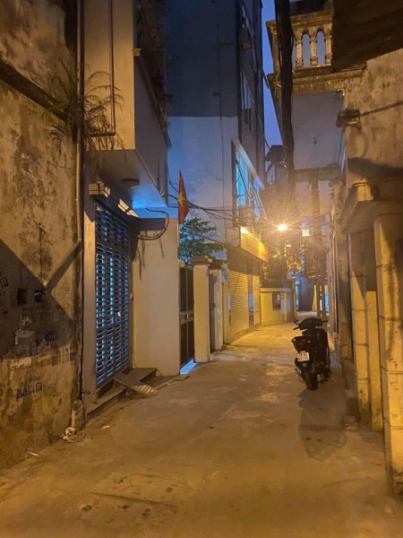 Bán nhà mặt ngõ Nguyễn Khang, Kinh Doanh, 35m2, MT 6m, nhỉnh 3 tỷ.