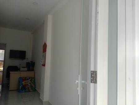 Chỉ còn 1 căn duy nhất hẻm Cách Mạng Tháng 8 Quận 10, giá cực tốt.