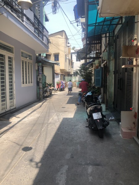 Cần bán nhà Tân Phú 27m2 giá chỉ 3,37 tỷ 3 tầng