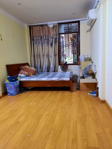Bán Nhà Nguyễn Khang, Ô Tô Đỗ Cửa, Kinh Doanh 30m2 x 5 Tầng Chỉ 4.35 Tỷ.