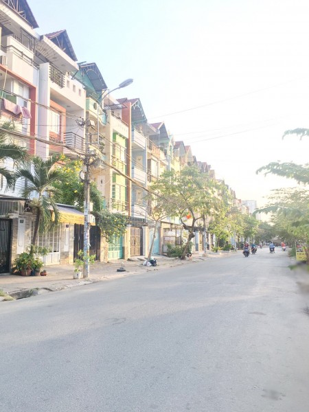 Bán nhà mặt tiền 2 lầu vị trí đẹp đường Cao Lỗ Phường 4 Quận 8