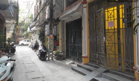 Bán gấp sổ đỏ Núi Trúc, Ba Đình, 4 tầng, 25m2, ô tô gần nhà, nhỉnh 2 tỷ.